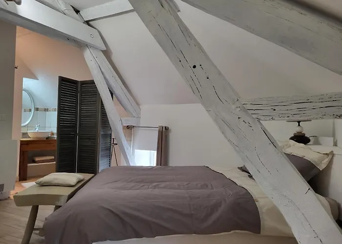 Le Clos Des Figuiers - 3 D'hotes De Charme Pensión