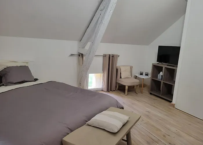 Le Clos Des Figuiers - 3 D'hotes De Charme Pensión