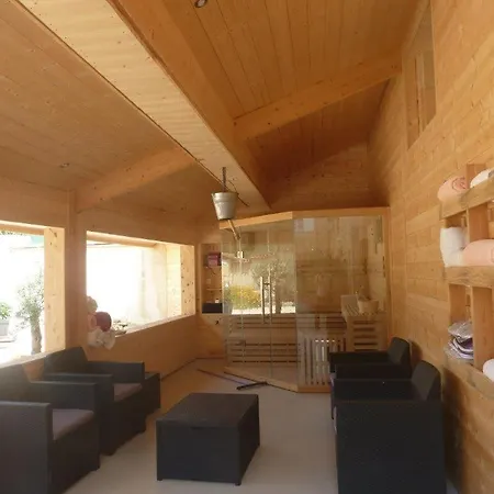 Le Clos Des Figuiers - 3 D'hotes De Charme بيت ضيافة *