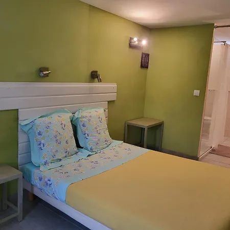 Le Clos Des Figuiers - 3 D'hotes De Charme *